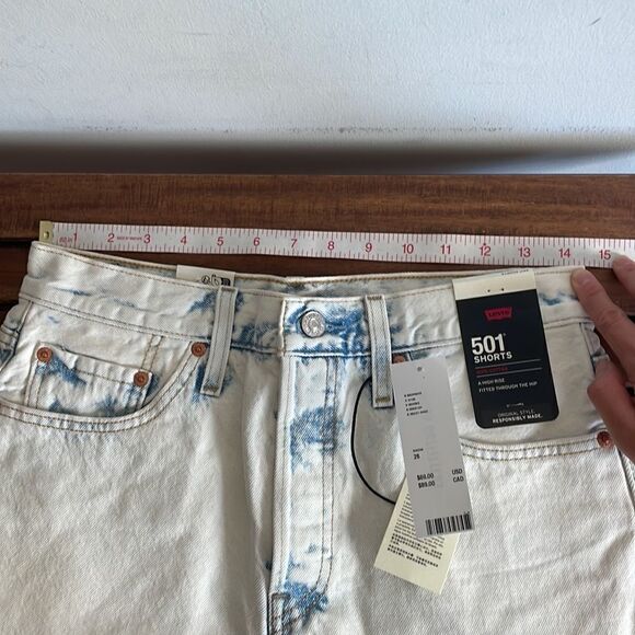 NWT Levi’s 501 Original Cutoff High-Rise Denim Shorts Snow Women Size 28 MSRP$69 - Picture 7 of 8
